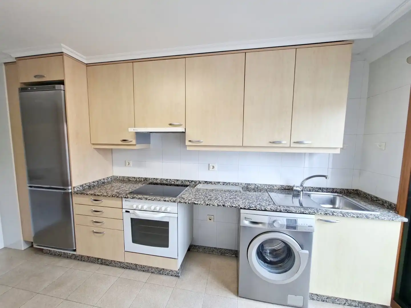 Cocina de Ático en venta en Ribeira con Calefacción, Terraza y Trastero