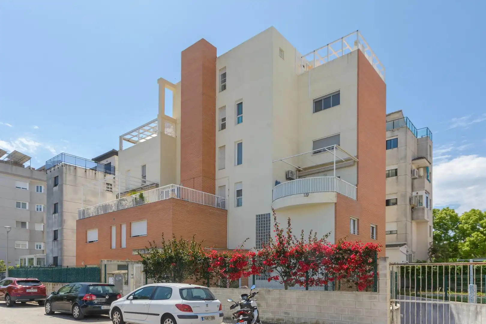 Außenansicht von Maisonette zum Verkauf in Gandia mit Klimaanlage, Heizung und Privatgarten