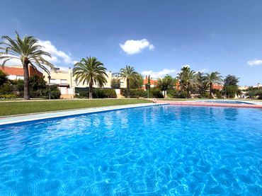 Terraced house with balcony for sale in Carrer de Vinebre