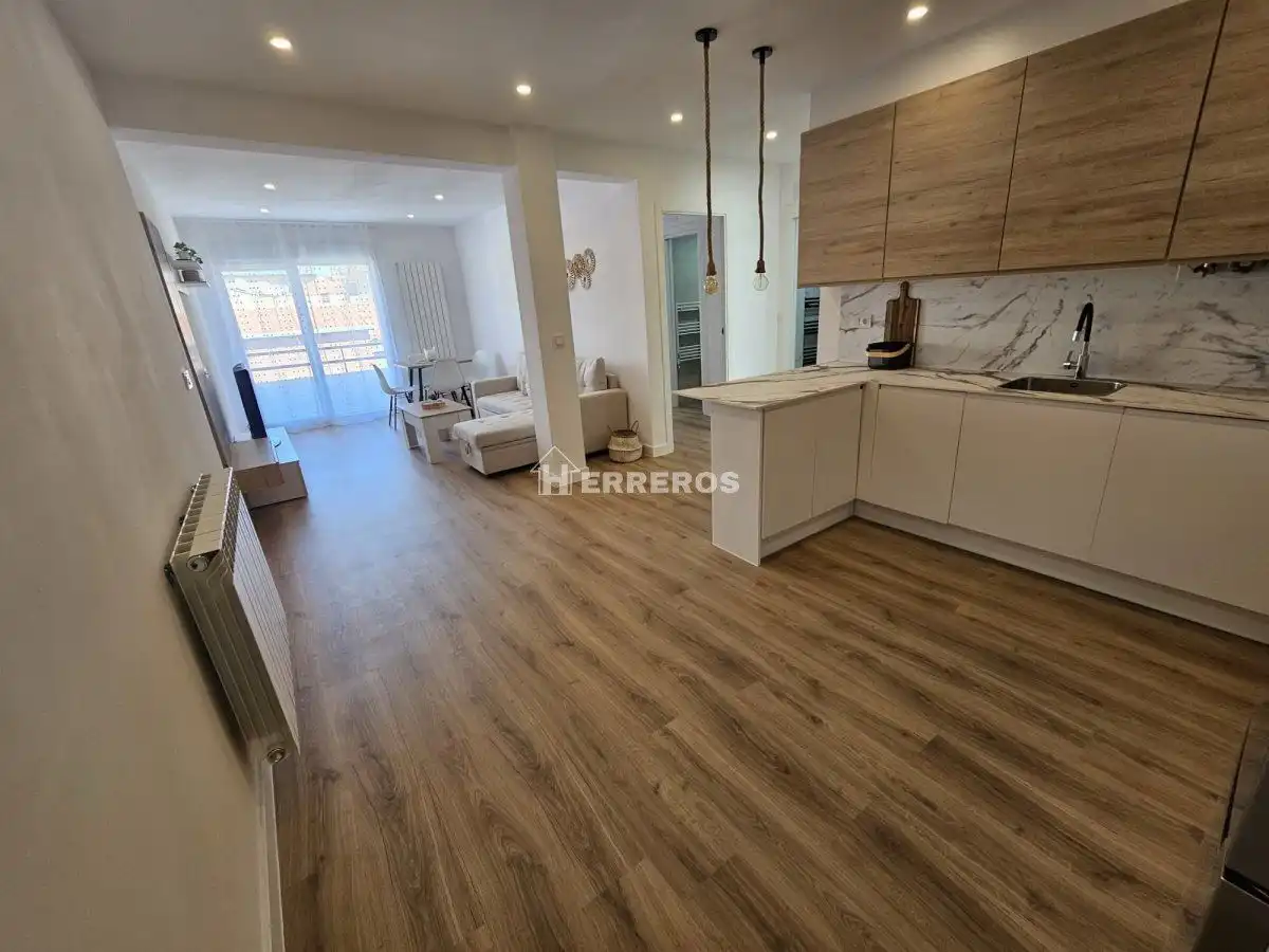 Flat with terrace for sale in gonzalo de berceo, imagen 21