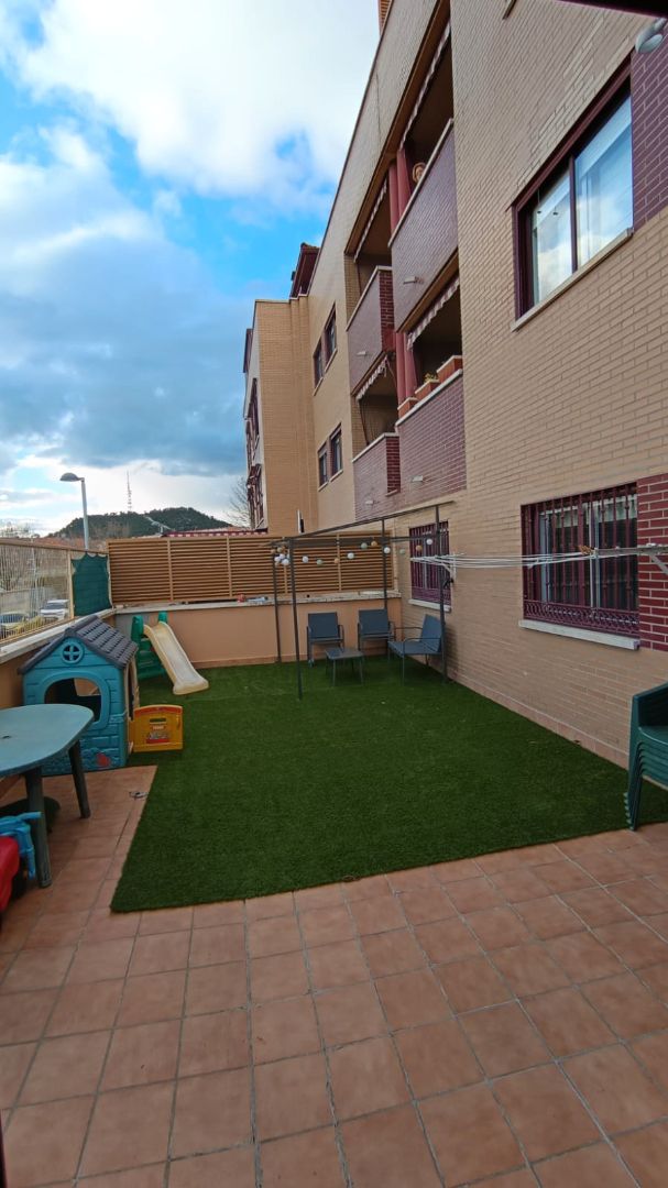 Terrassa de Pis en venda en Cistérniga amb Calefacció, Jardí privat i Parquet