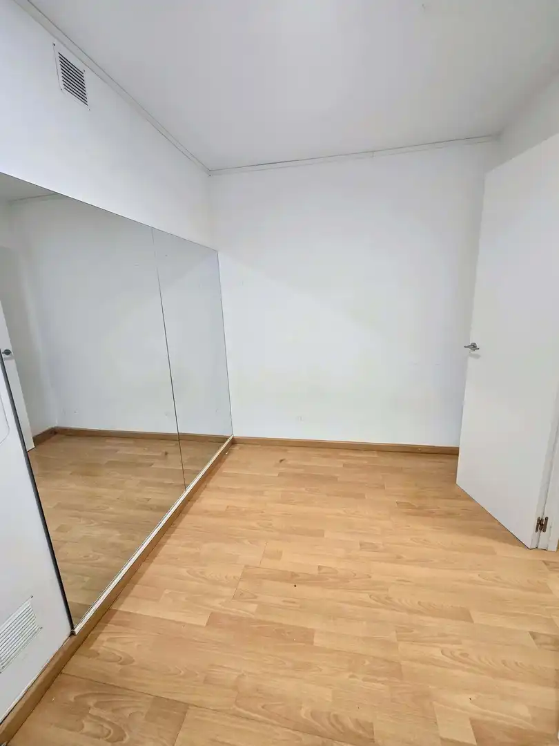 Bedroom of Flat for rent in Cerdanyola del Vallès