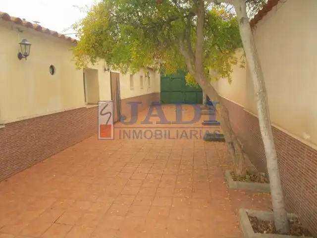 Jardín de Casa o chalet en venta en Valdepeñas
