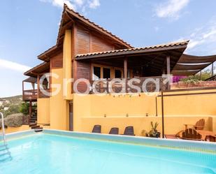 Vista exterior de Casa o xalet en venda en Cubelles amb Terrassa, Piscina i Balcó