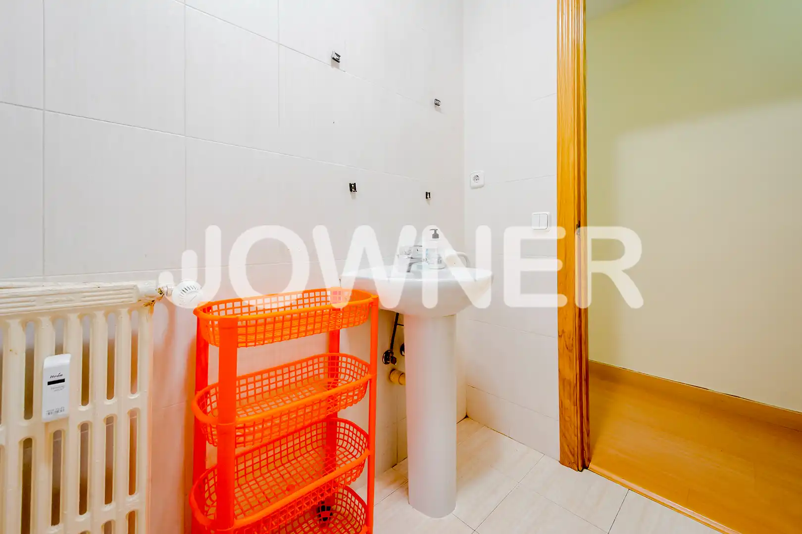 Bathroom of Study for rent in Madrid  with Heating, Furnished and Microwave