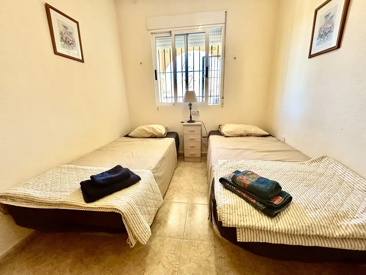 Habitación de Ático en venta en Orihuela con Aire acondicionado, Terraza y Trastero