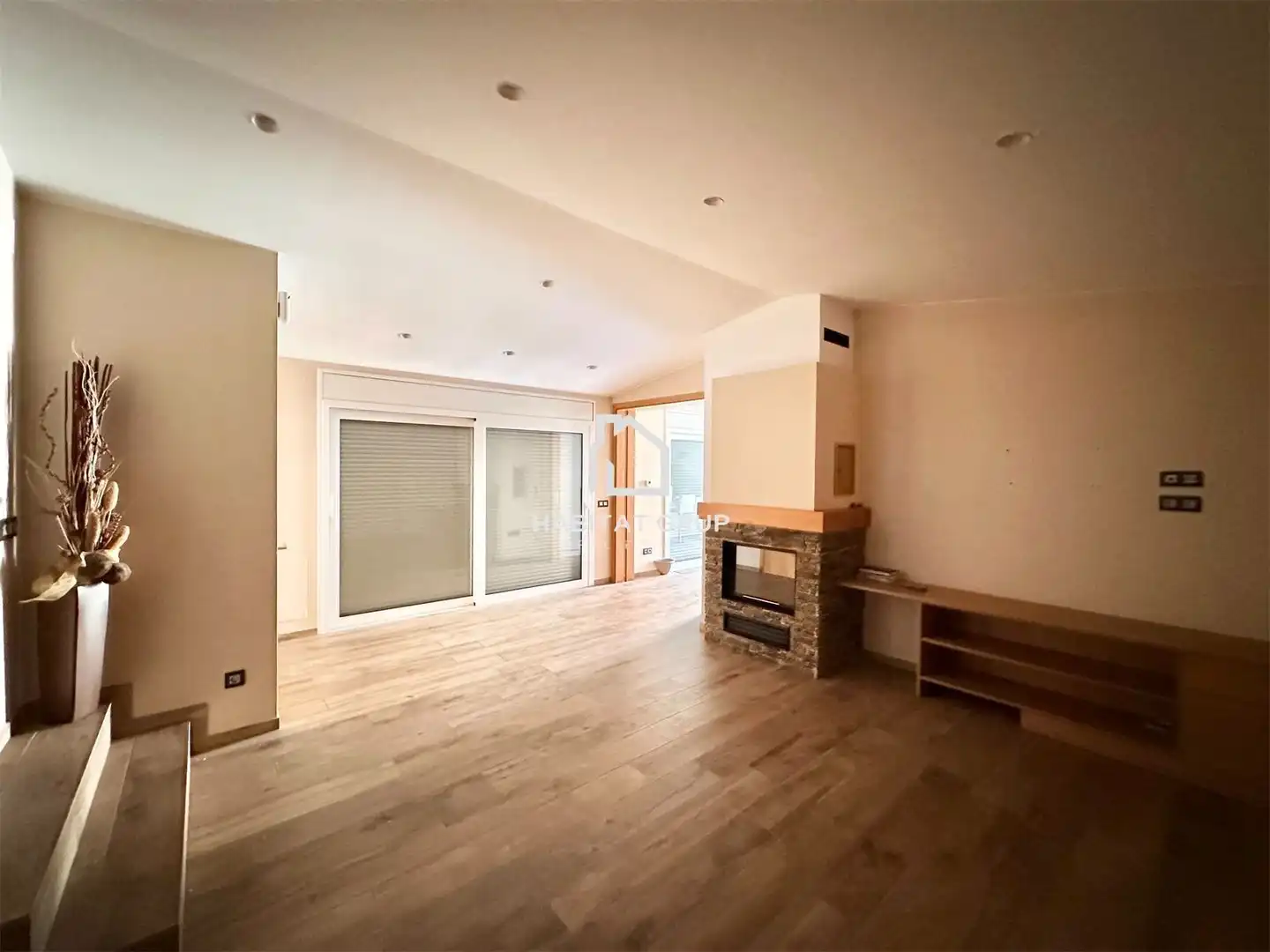 Sala d'estar de Casa o xalet en venda en Banyoles amb Aire condicionat, Calefacció i Jardí privat