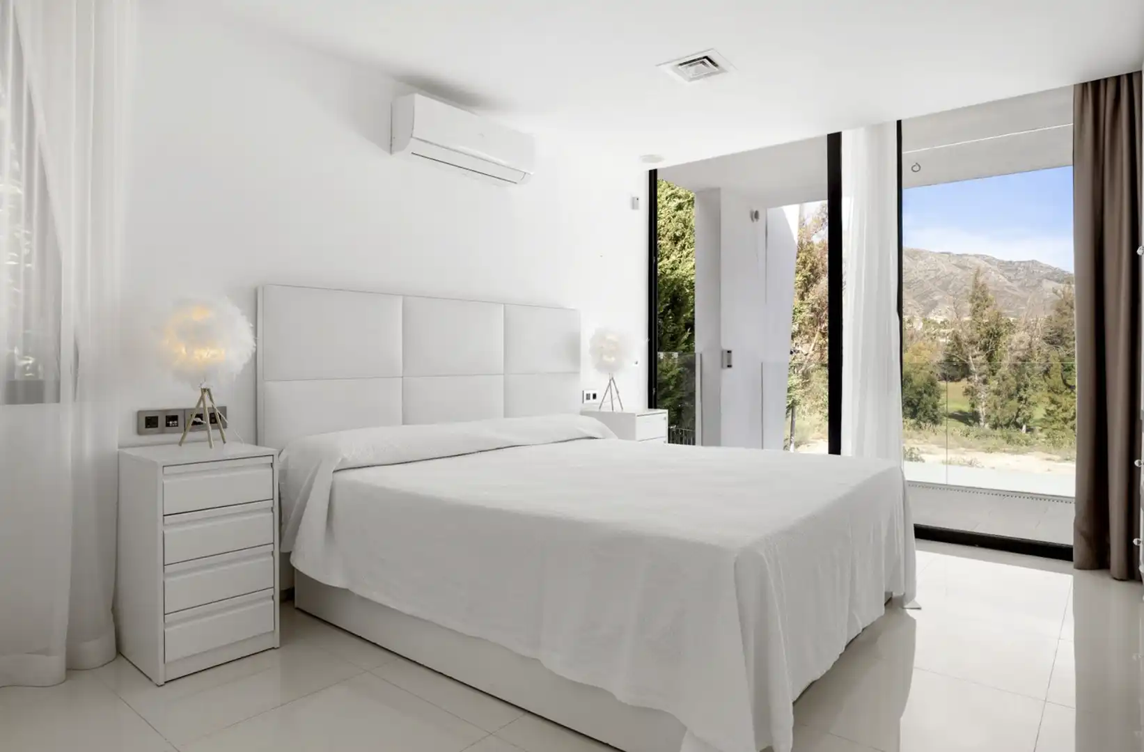 Bedroom of Houses for rent in Marbella  with Air Conditioner, Private garden and Swimming Pool