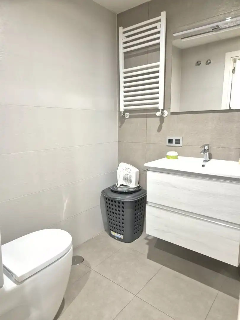 Bathroom of Flat for rent in Badajoz  with Air Conditioner, Heating and Parquet flooring