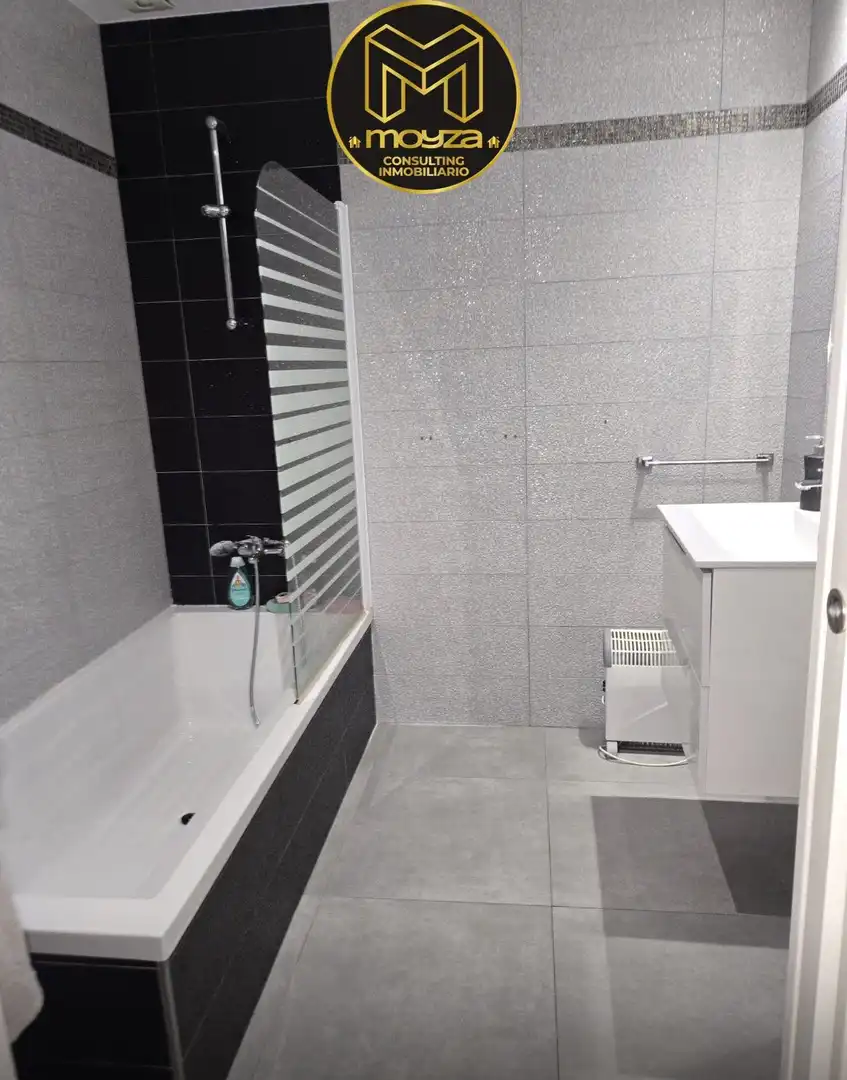 Bathroom of Houses for sale in Torredelcampo, Jaén