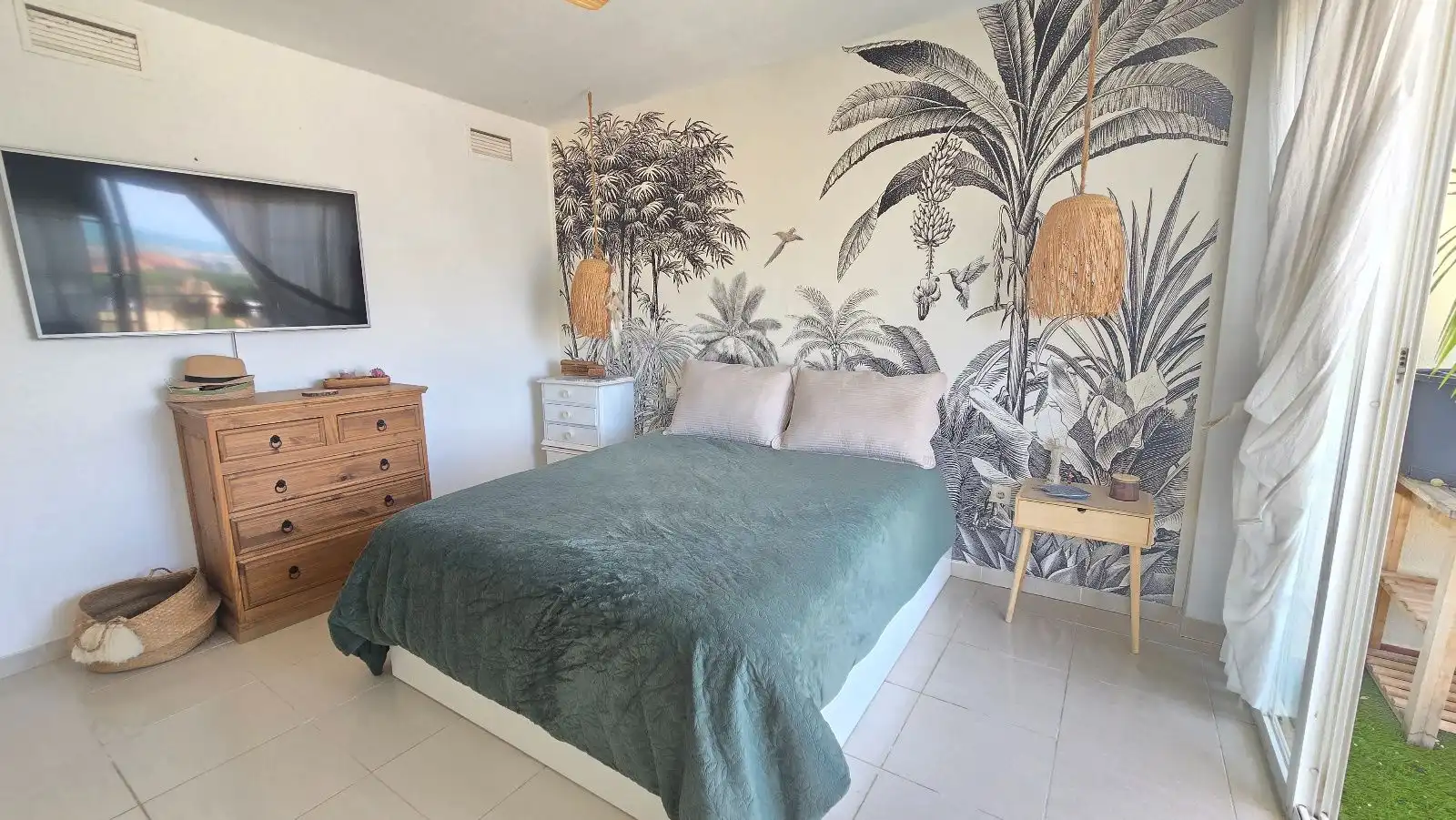 Dormitori de Casa adosada en venda en Benalmádena amb Piscina, Moblat i Piscina comunitària