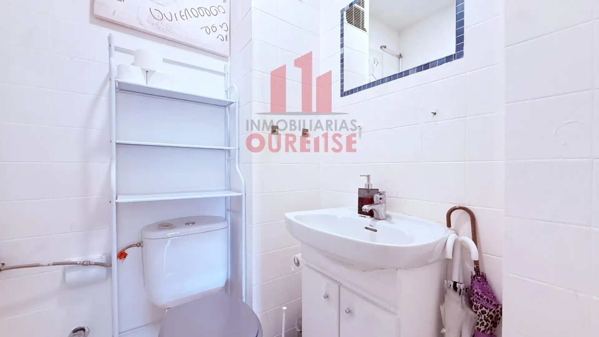 Bathroom of Flat for sale in Ourense Capital   with Heating, Storage room and Furnished