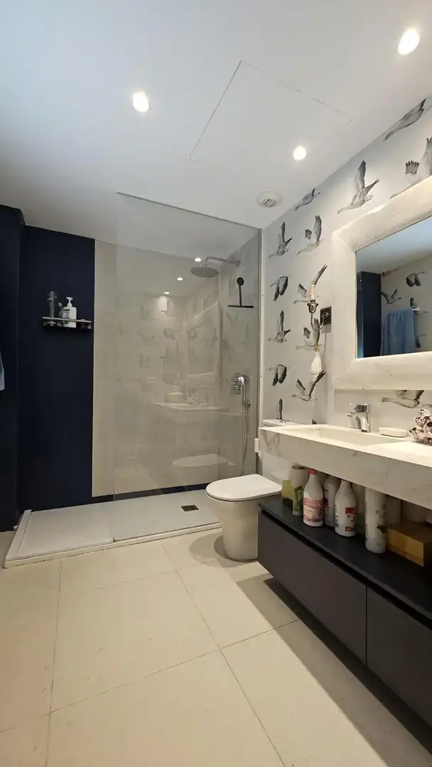 Bany de Apartament de lloguer en Sotogrande amb Aire condicionat, Calefacció i Terrassa