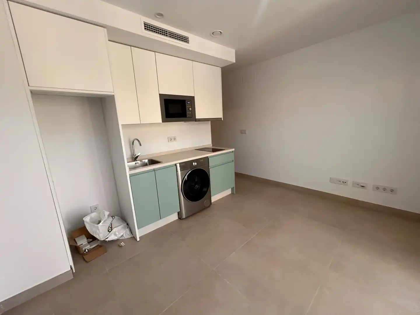 Apartment with pool for sale in La Carihuela - Los Nidos, imagen 5