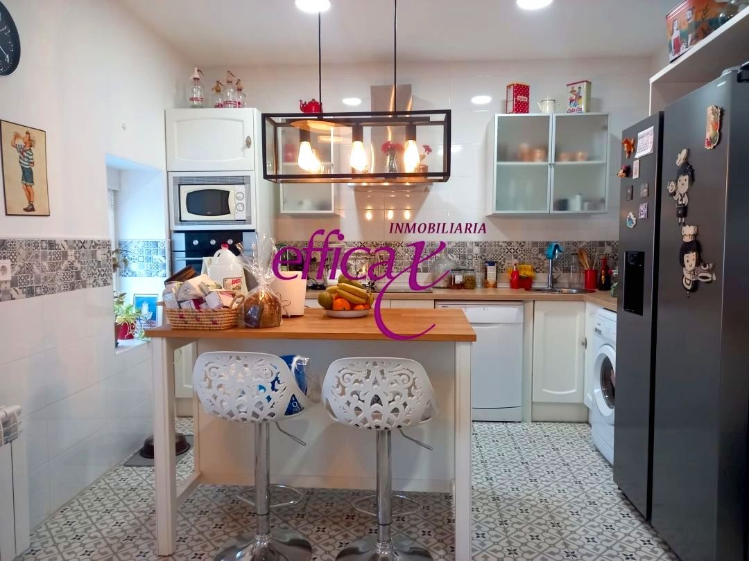 Cuina de Casa o xalet en venda en Santo Domingo-Caudilla amb Aire condicionat, Calefacció i Traster