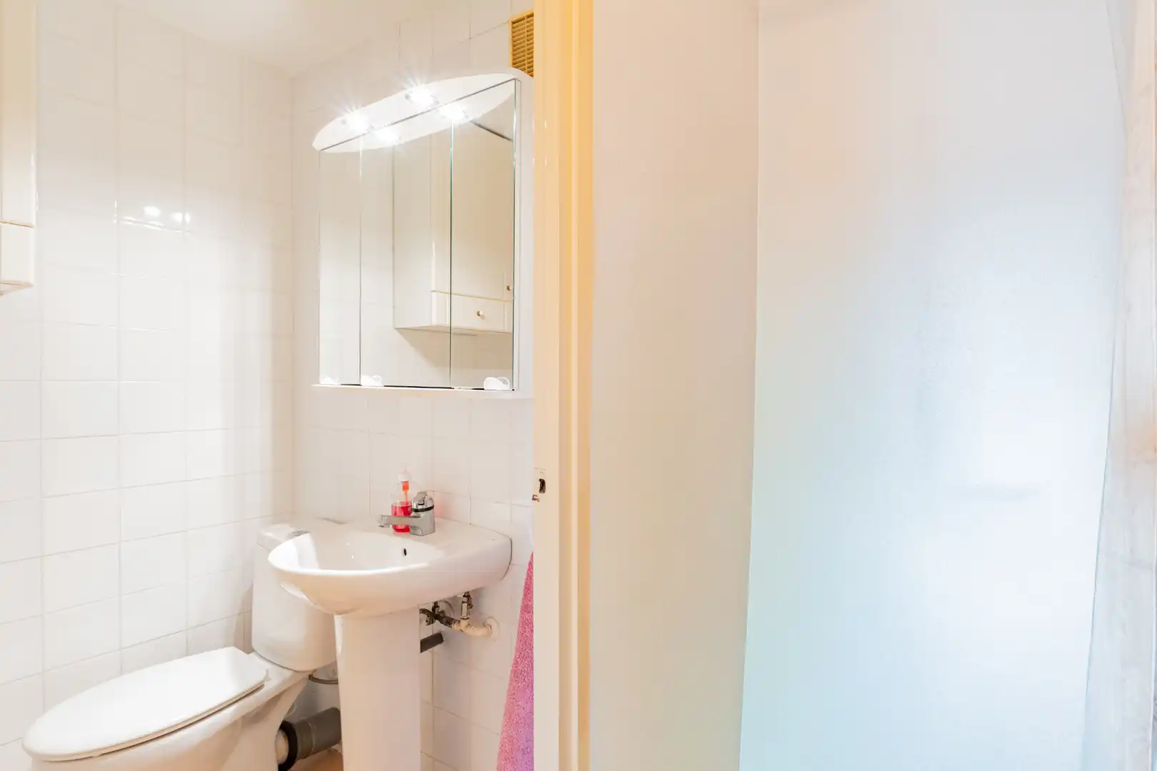 Bathroom of Flat for sale in Valencia  with Air Conditioner, Furnished and Oven