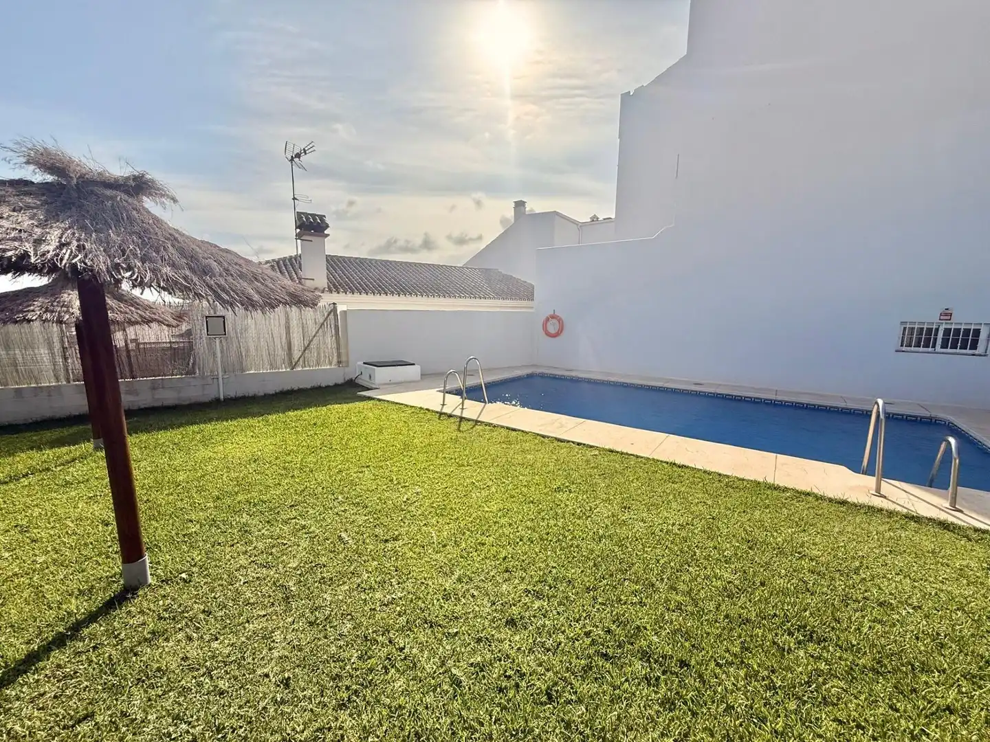 Terraced house with pool for sale in Torreblanca del Sol, imagen 3