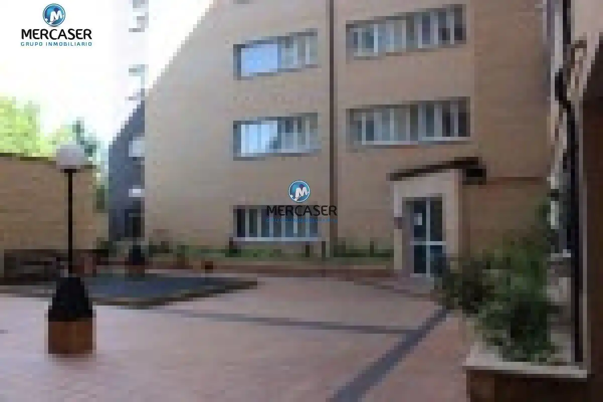 Vista exterior de Pis de lloguer en Alcalá de Henares amb Calefacció