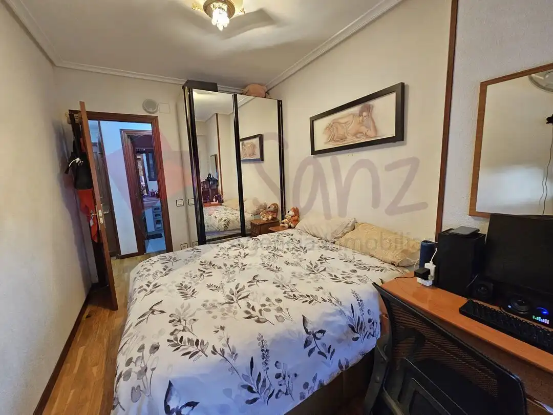 Schlafzimmer von Wohnungen zum Verkauf in  Logroño mit Heizung und Abstellraum