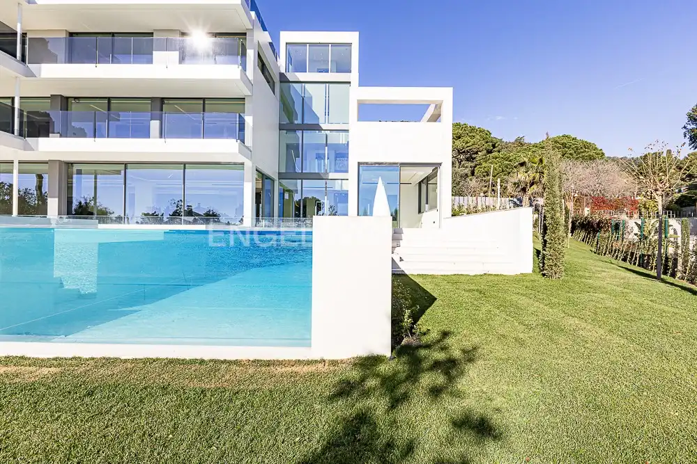Vista exterior de Casa o chalet en venta en Barcelona con Aire acondicionado, Calefacción y Jardín privado