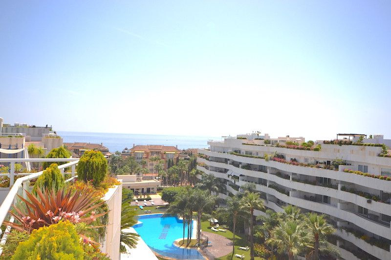 Schwimmbecken von Dachboden zur Miete in Miguelturra mit Klimaanlage, Privatgarten und Terrasse