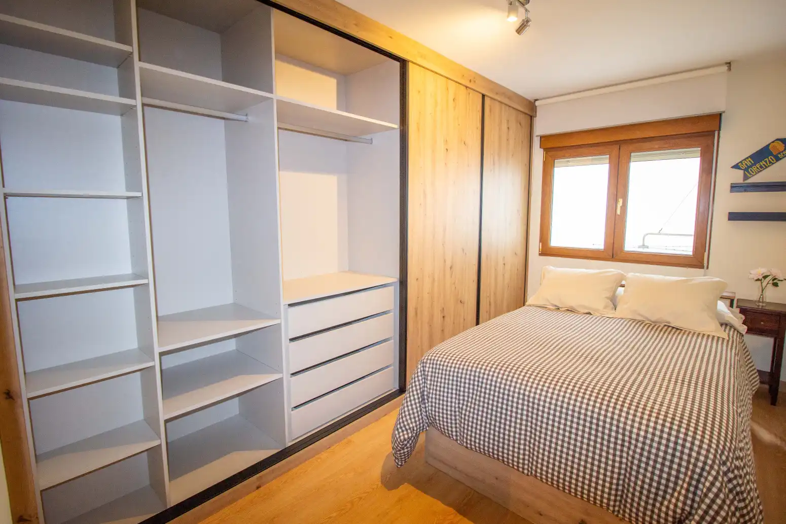 Habitación de Piso de alquiler en Gijón  con Calefacción, Terraza y Trastero