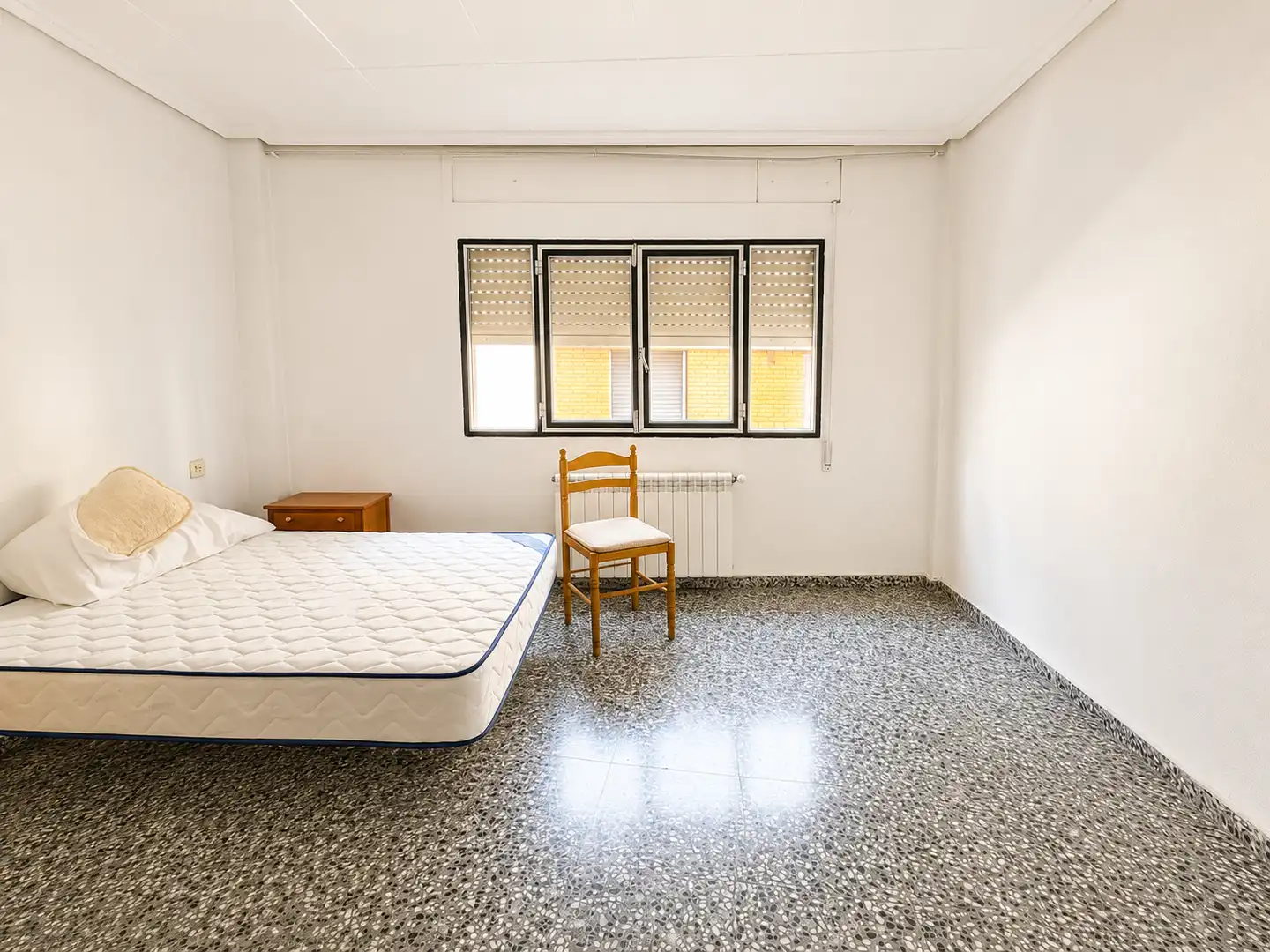 Dormitori de Casa adosada en venda en Chiva amb Terrassa, Traster i Forn