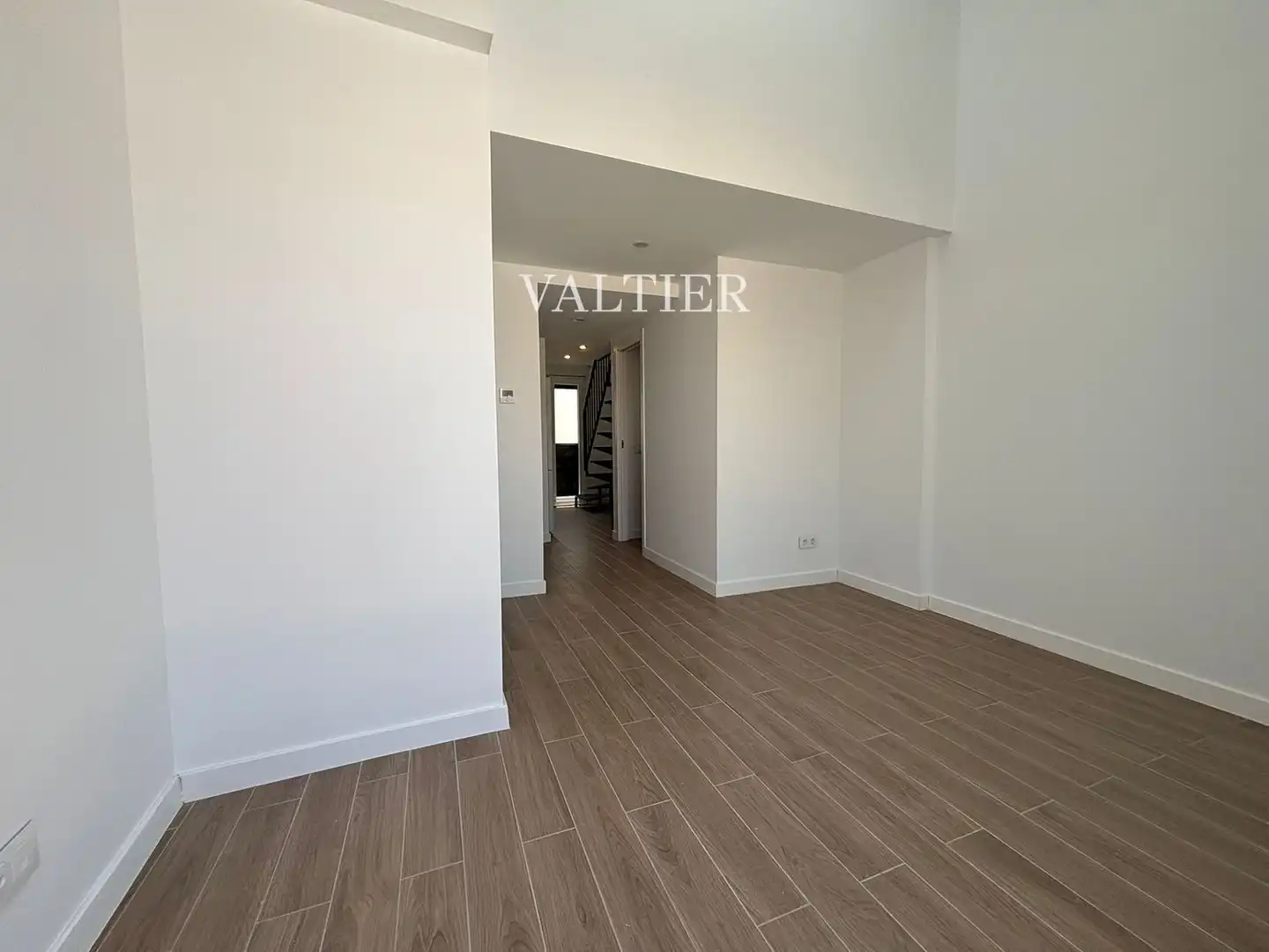 Maisonette zur Miete in Madrid mit Terrasse, Abstellraum und Schwimmbad