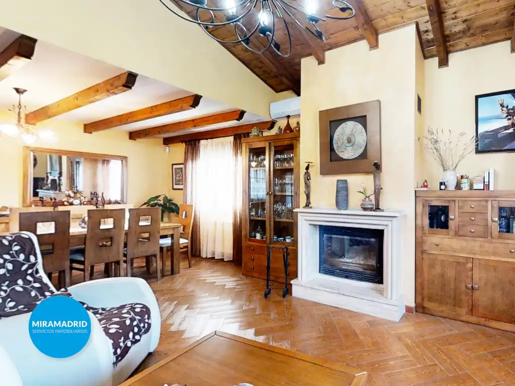Sala de estar de Casa o chalet en venta en Torrejón del Rey con Piscina