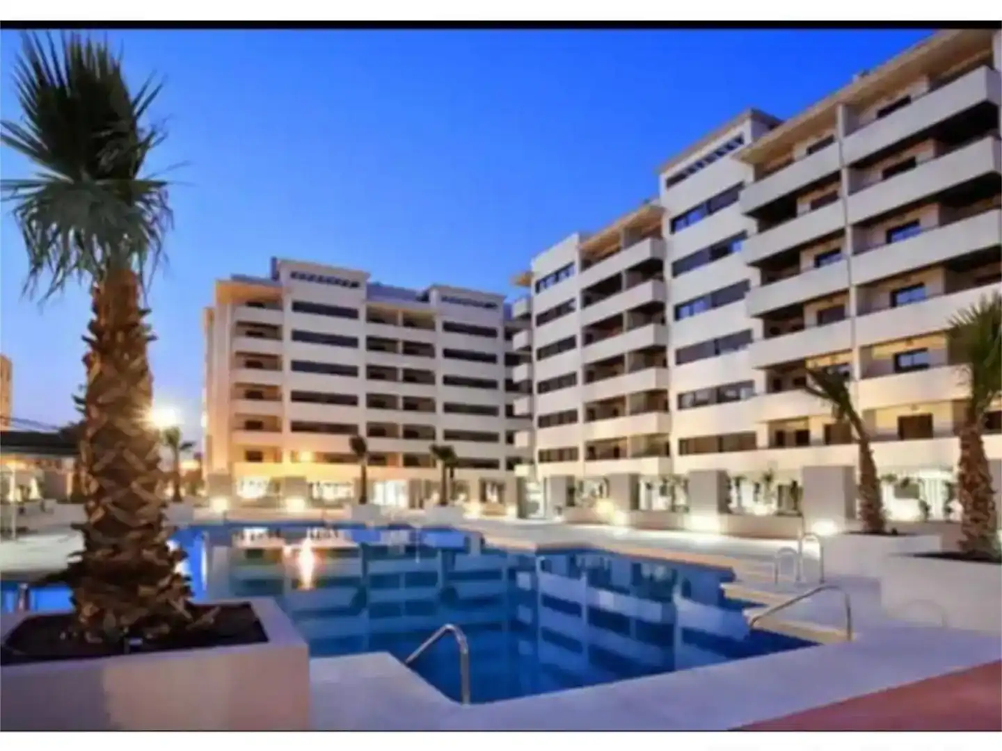 Außenansicht von Wohnung zur Miete in Málaga Capital mit Klimaanlage, Schwimmbad und Balkon