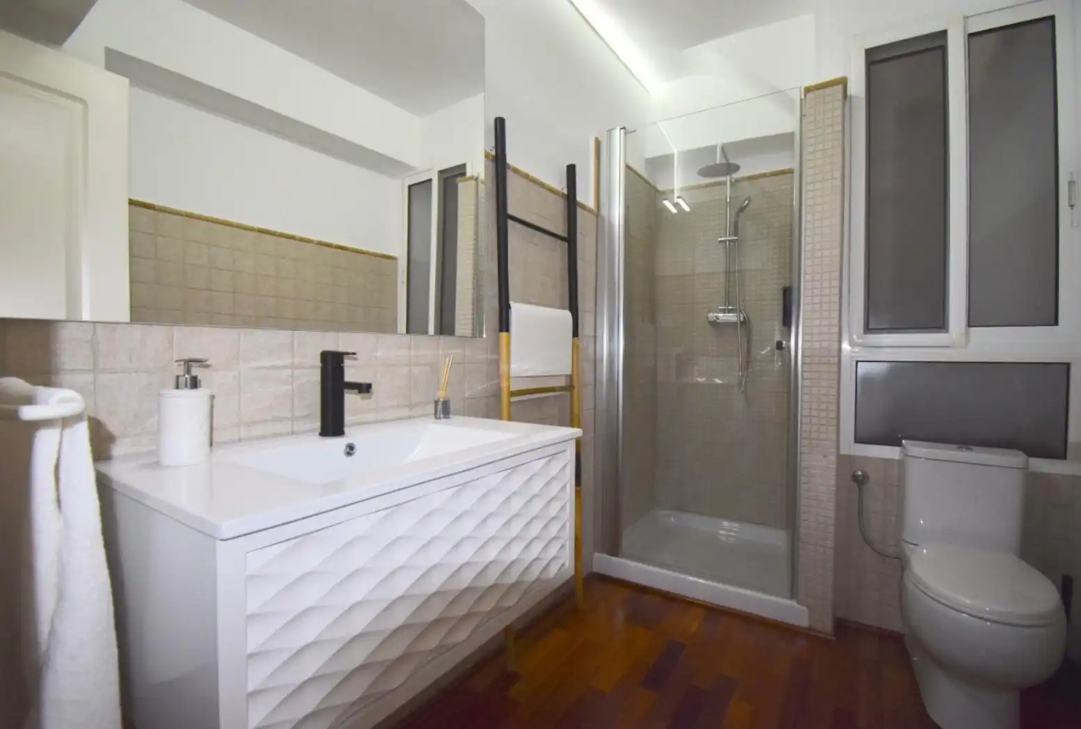 Ground floor for rent in Mercado