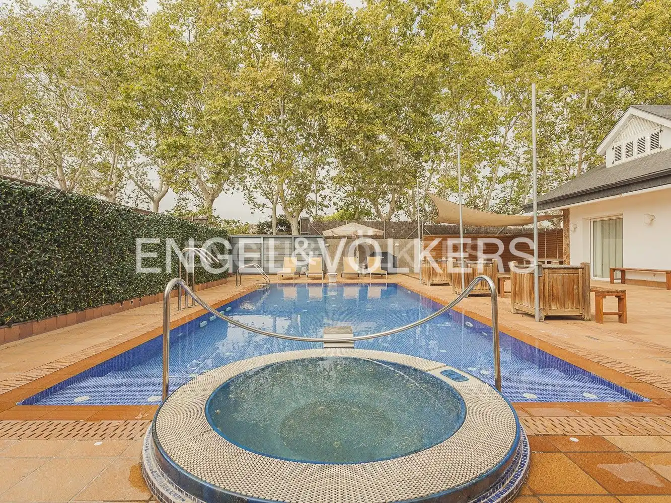 Swimming pool of Detached homes for sale in Cerdanyola del Vallès  with Air Conditioner, Heating and Private garden