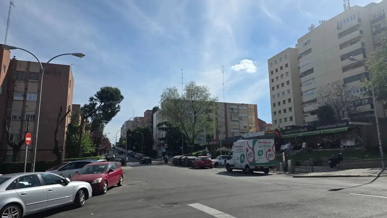Vista exterior de Piso en venta en Madrid con Calefacción