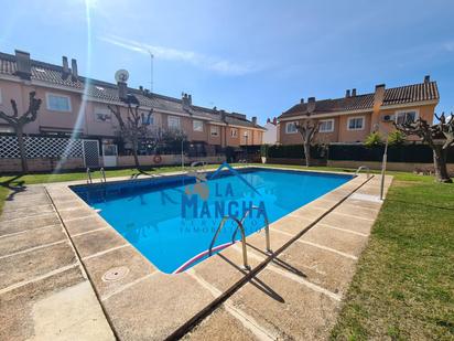 Swimming pool of Single-family semi-detached for sale in  Albacete Capital  with Air Conditioner, Heating and Private garden