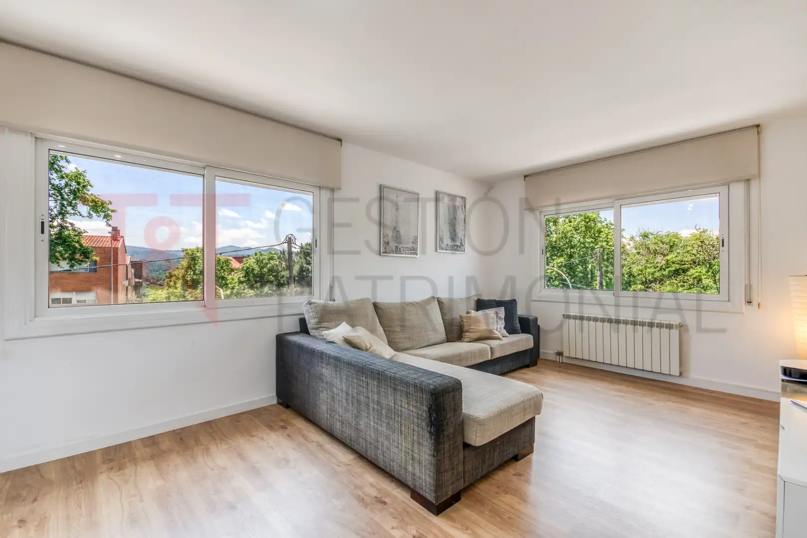 Sala d'estar de Casa o xalet en venda en Cerdanyola del Vallès amb Aire condicionat, Calefacció i Terrassa