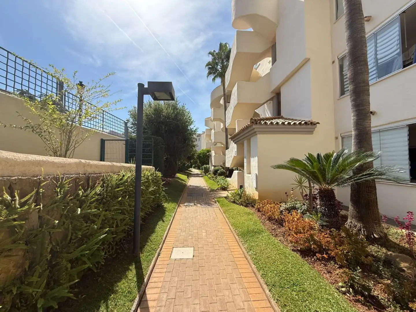 Exterior view of Flat for sale in Elviria - Cabopino