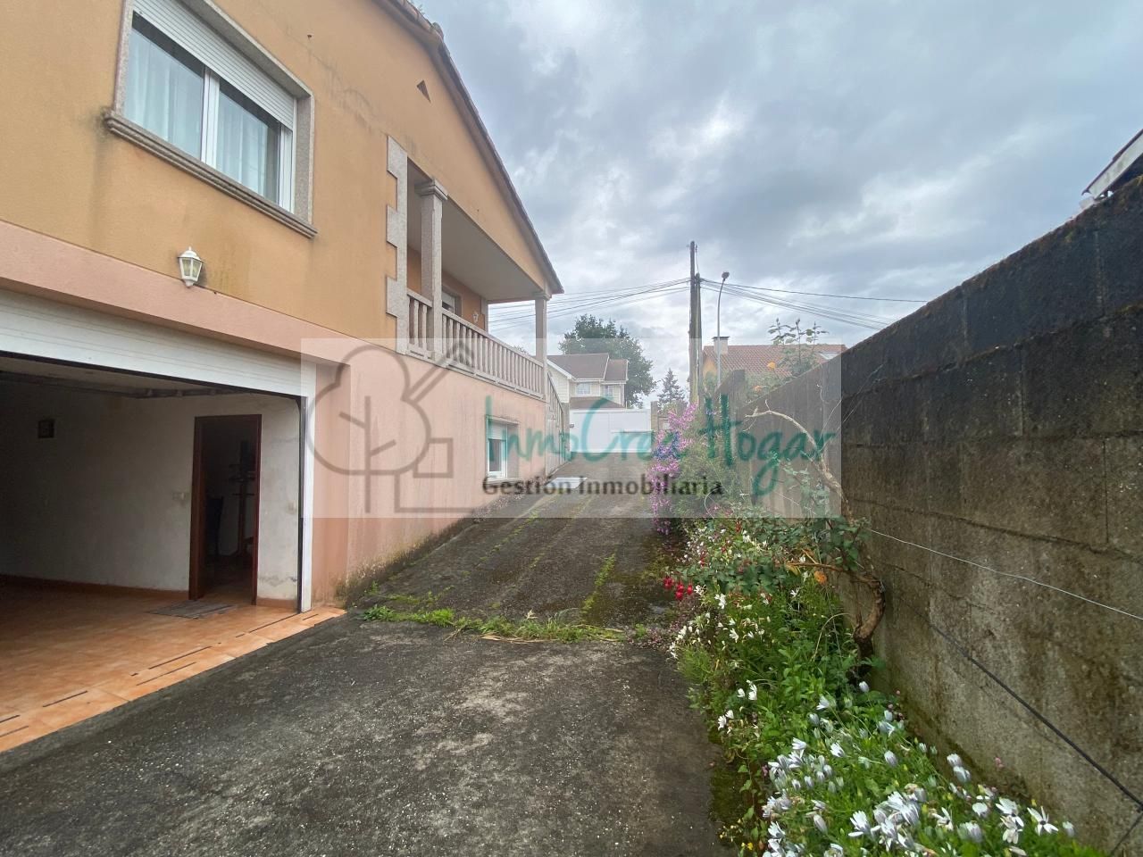 Vista exterior de Casa o xalet en venda en Mos amb Calefacció, Jardí privat i Terrassa
