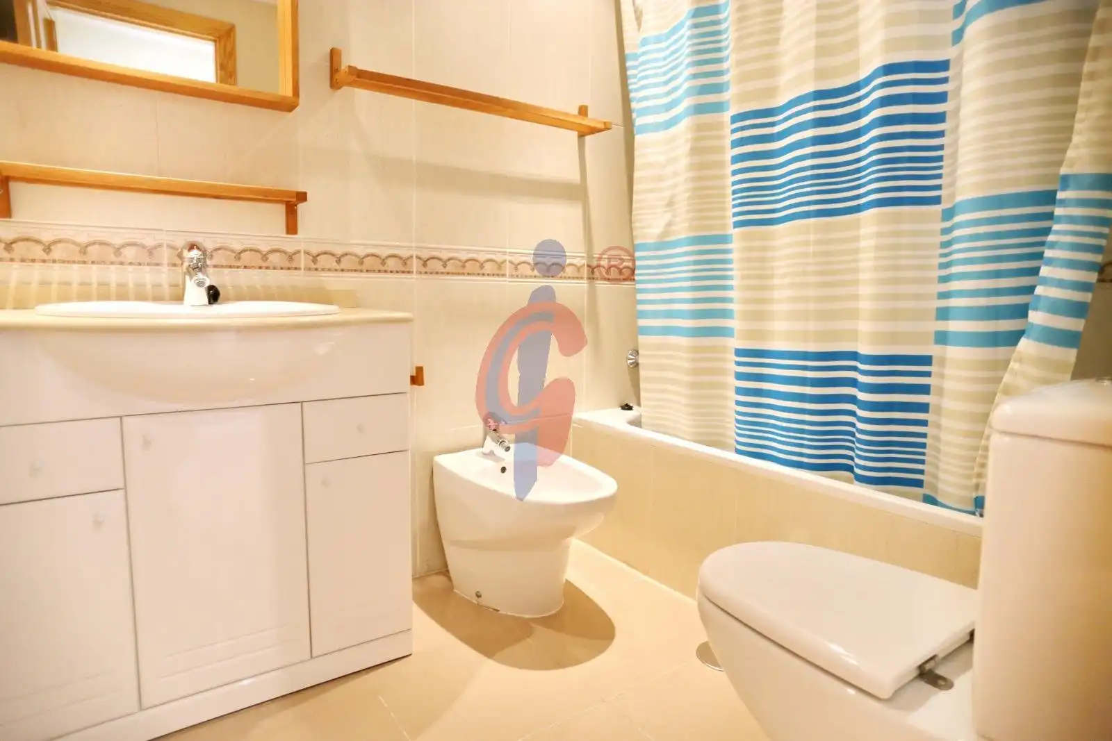 Baño de Apartamento en venta en Guardamar del Segura con Jardín privado, Terraza y Trastero