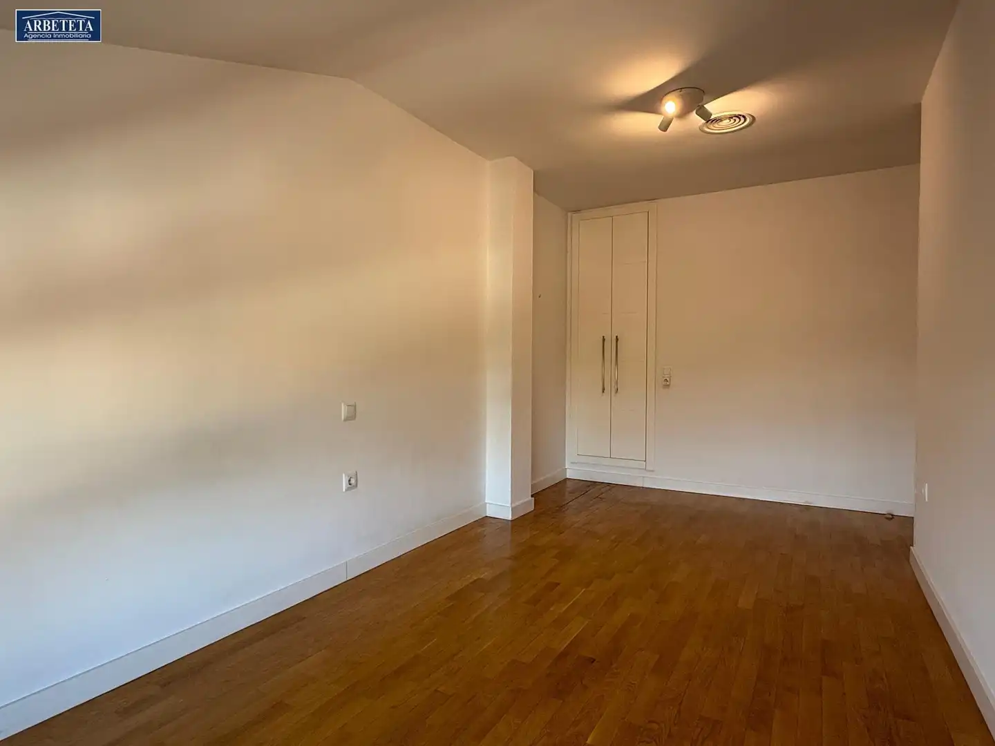 Maisonette zur Miete in Guadalajara mit Klimaanlage, Heizung und Parkett