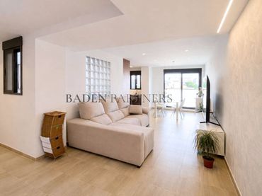 Appartamento con balcone in vendita a Calle Aragón