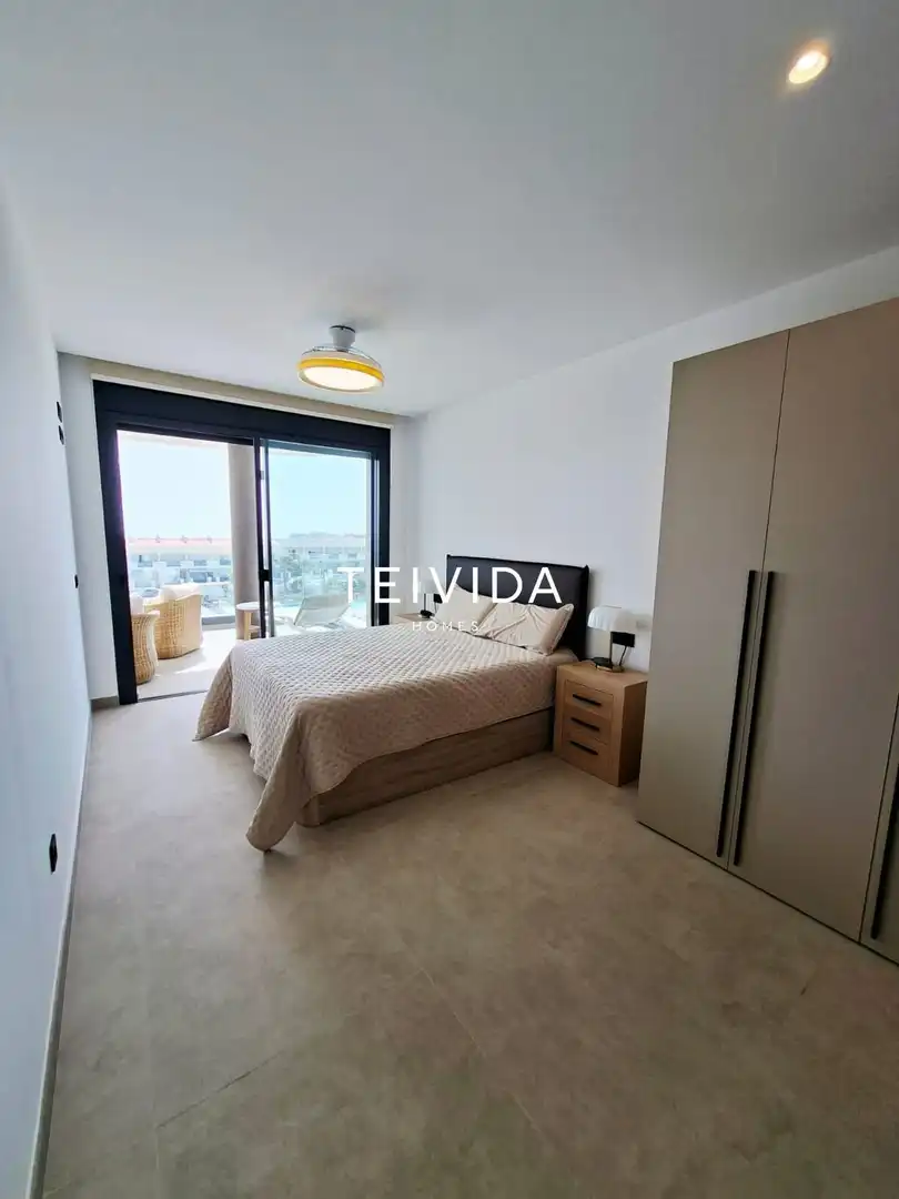 Habitación de Piso de alquiler en Adeje con Terraza, Piscina y Amueblado
