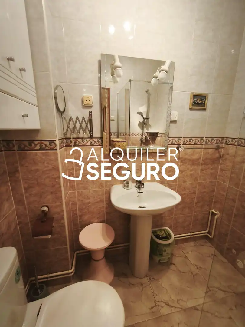 Baño de Piso de alquiler en Zaragoza con Aire acondicionado, Calefacción y Terraza