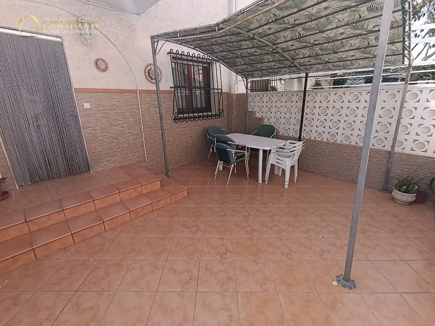 Xalet en venda a CALLE TORREVIEJA