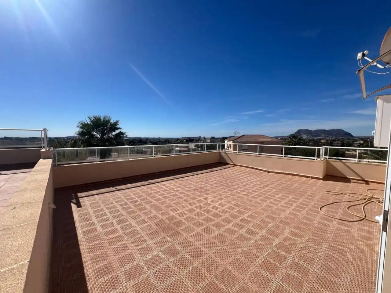 Terrassa de Casa o xalet en venda en Alicante / Alacant amb Aire condicionat, Calefacció i Jardí privat