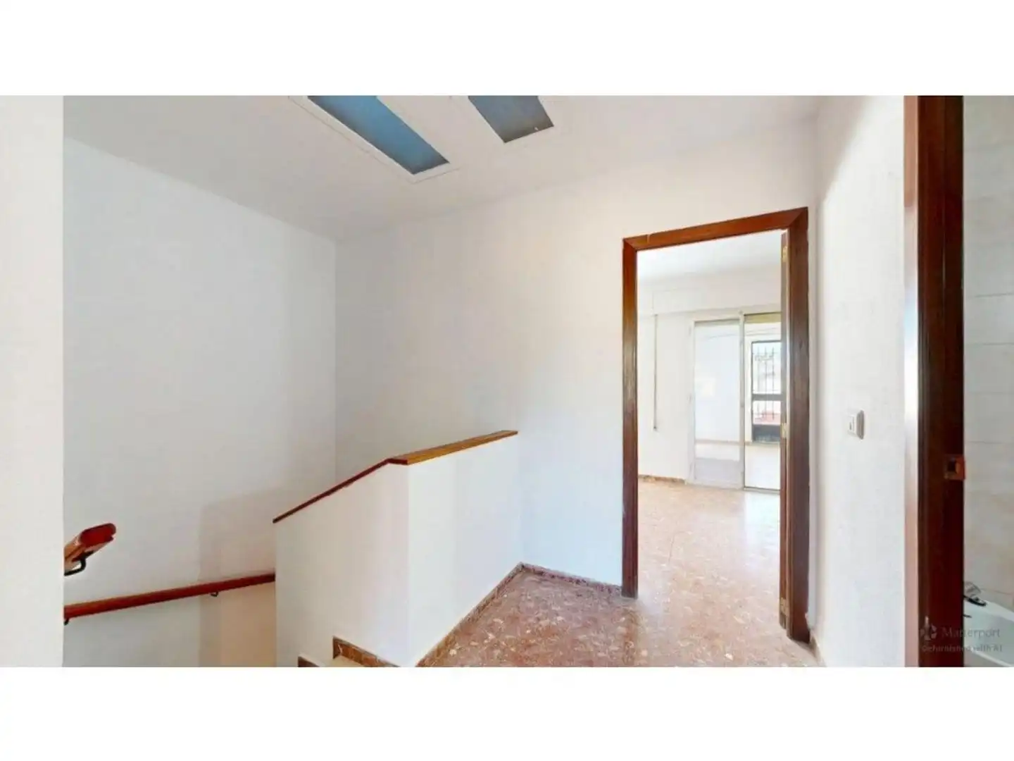 Casa adosada en venta en Casinos con Jardín privado, Terraza y Trastero