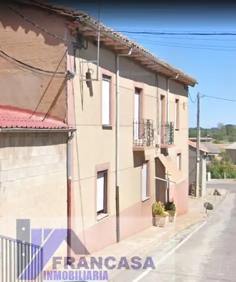 Vista exterior de Casa o chalet en venta en Palacios de la Valduerna