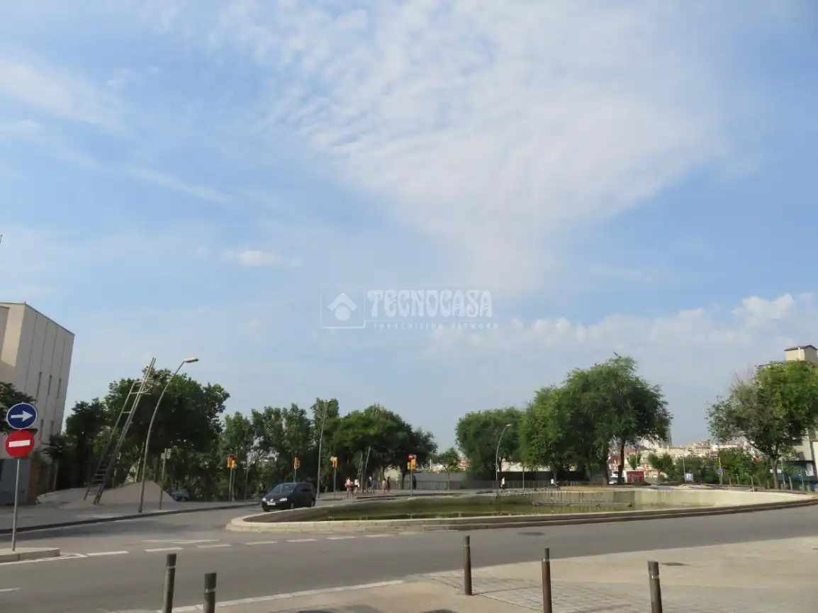 Exterior view of Study for sale in Barcelona  with Balcony and Community pool