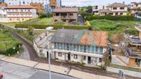 Vista exterior de Casa o xalet en venda en Castrillón amb Jardí privat