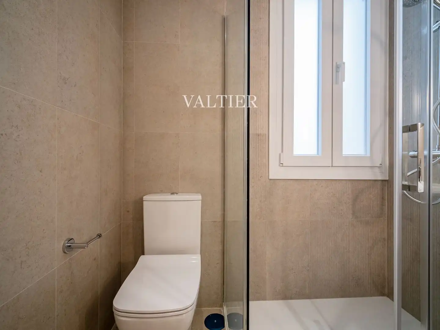 Badezimmer von Wohnung zur Miete in Madrid mit Klimaanlage, Heizung und Möbliert