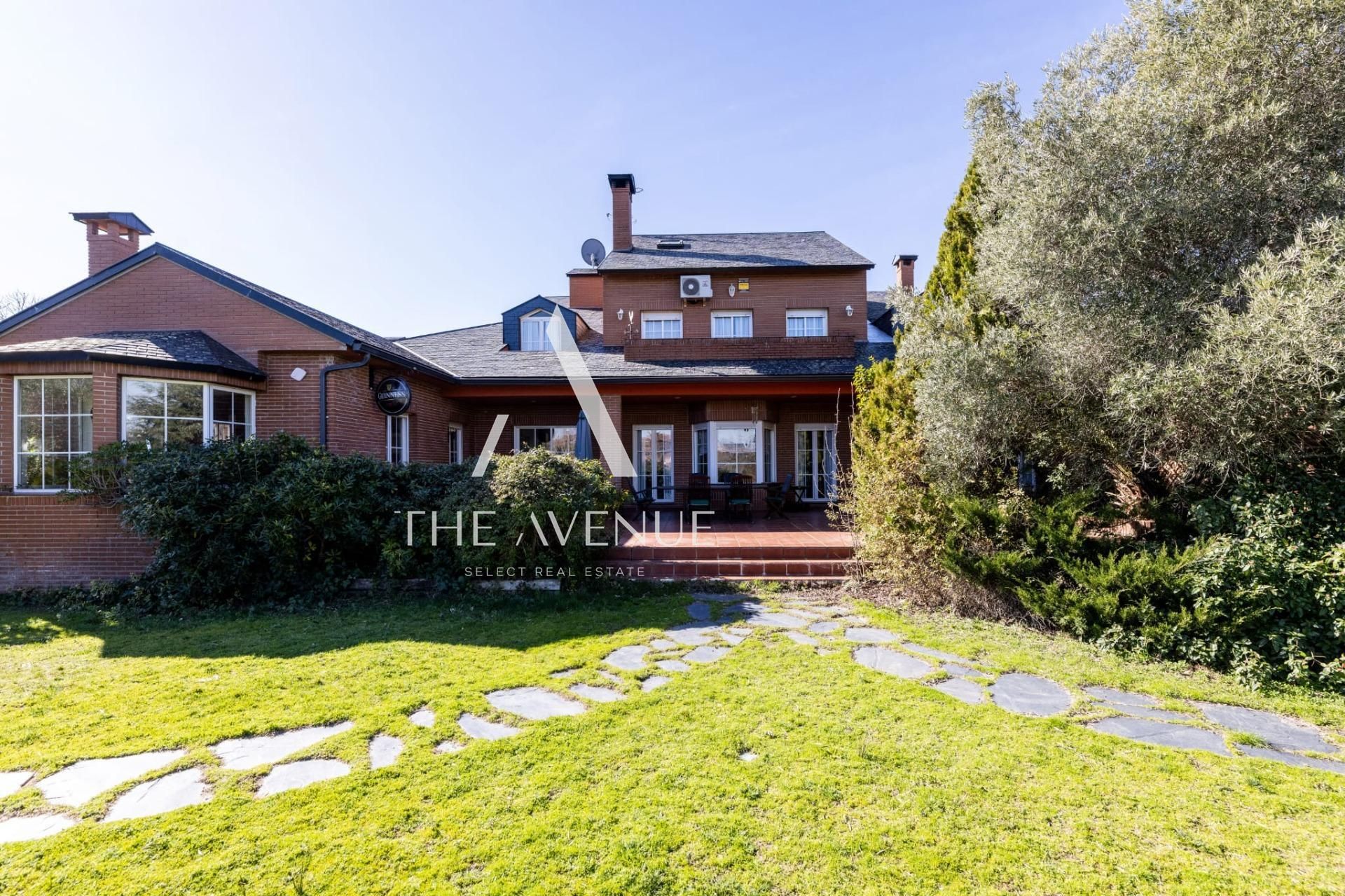 Exterior view of House or chalet for sale in Las Rozas de Madrid  with Air Conditioner, Terrace and Swimming Pool